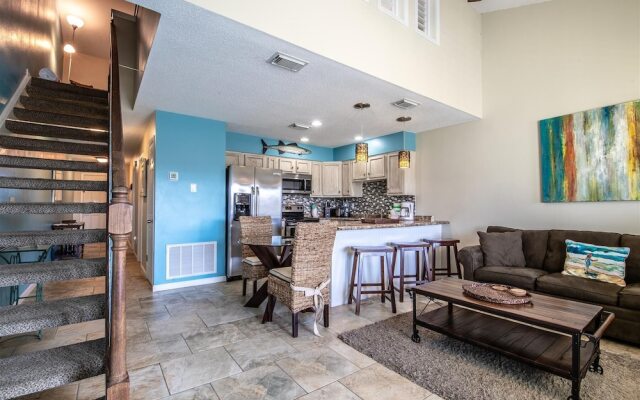 9 G, Two Bedroom Condo