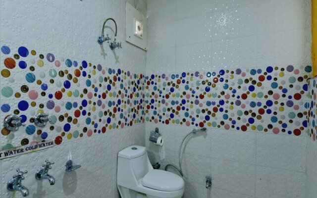 Oyo 36558 Hotel Raxit Inn