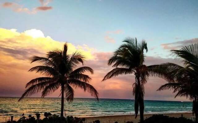 Lovely Little Studio With Pool, Hallandale Beach:)