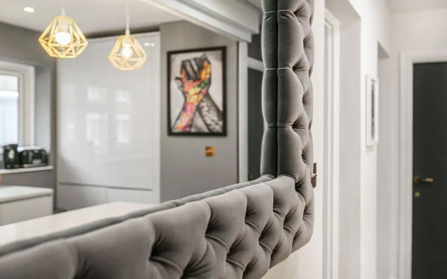 Best Location in London 3-bed Chelsea Home