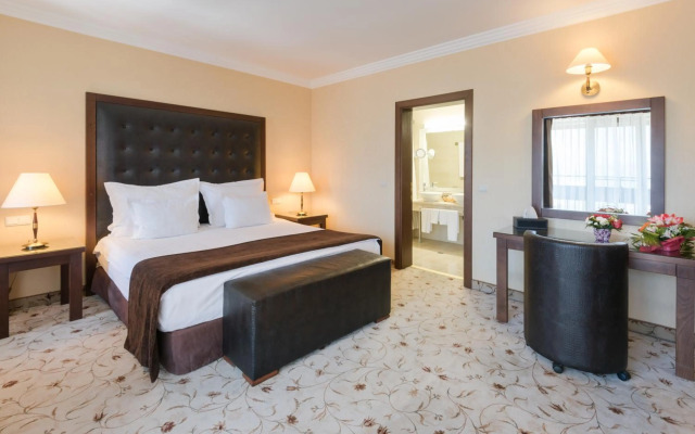 Maxi Park Hotel & Spa