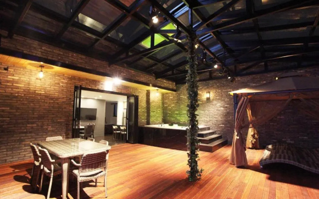 Hotel Ahava