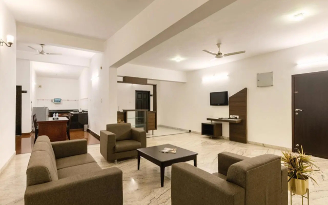 Hotel Paramount Suites & Service Apartments