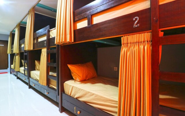 Raja Rani Hostel