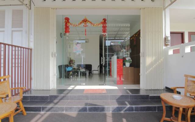 Airy Pecinan Kalikuping Utara 243 Semarang