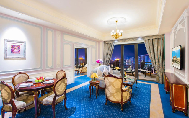 Legend Palace Hotel
