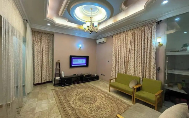 House 8 Apartment