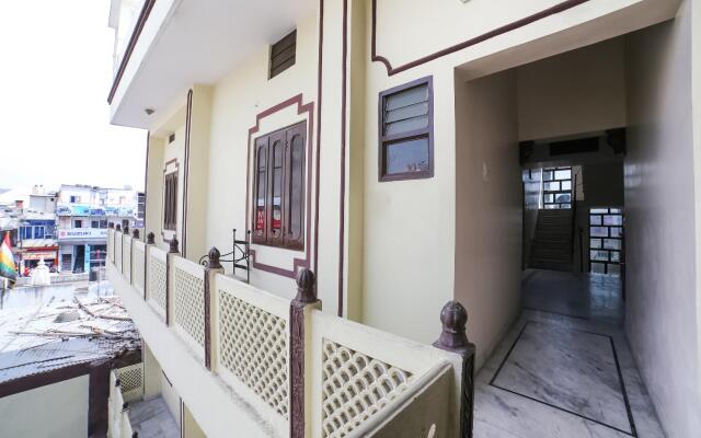 OYO 30231 Hotel Anshu