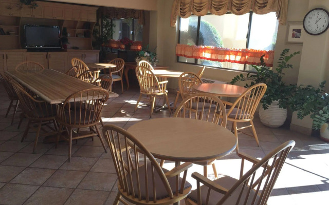 Portside Inn & Suites