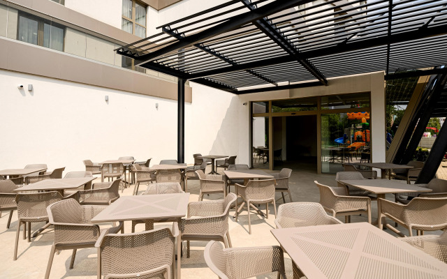 Hotel Laguna Park Sunrise