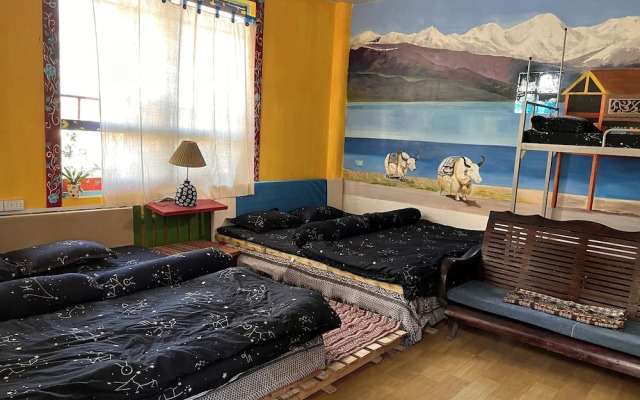 Saigonese Trekking House - Hostel