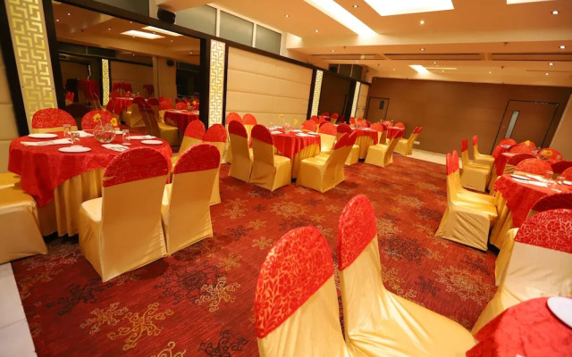 Hotel Amrapali Grand