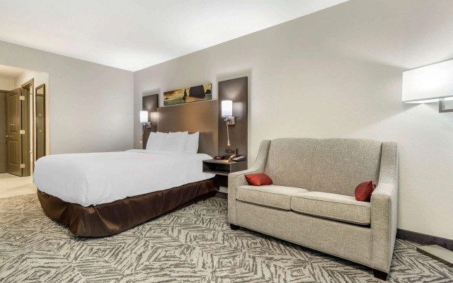 Comfort Inn & Suites Pacific - Auburn