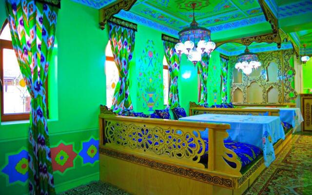 Отель Hon Saroy