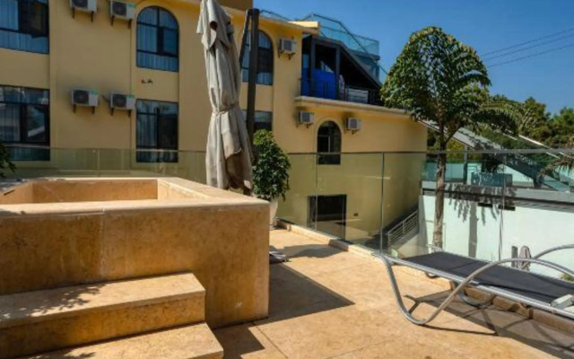 Huzhimeng Hot Spring Hotel