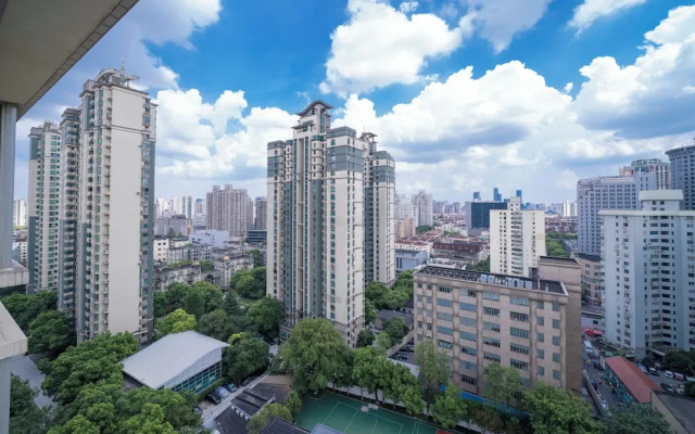 Tyms Spacious 2BR 1BA Apt Xuhui Metro