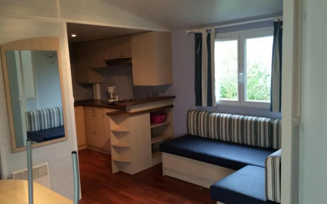 Mobil Home Dans Camping Mussonville