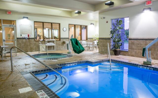 Holiday Inn Bloomington-Airport by IHG