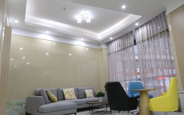 Vatica Hangzhou Linan Qianwang Street Hotel
