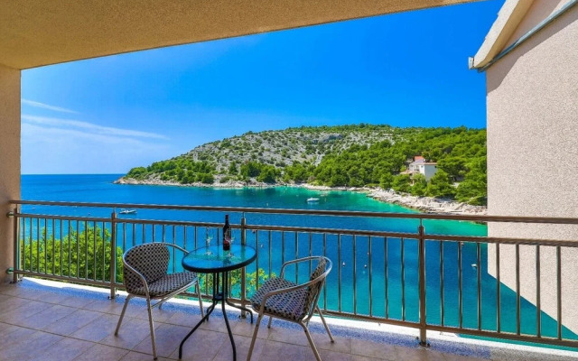 Silva - With Pool and Great View - H