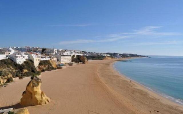 Pé na Praia by OCvillas