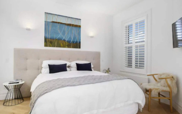 Sullivans Cove Apartments