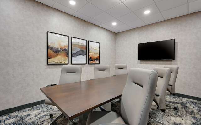 DoubleTree by Hilton Denver International Airport