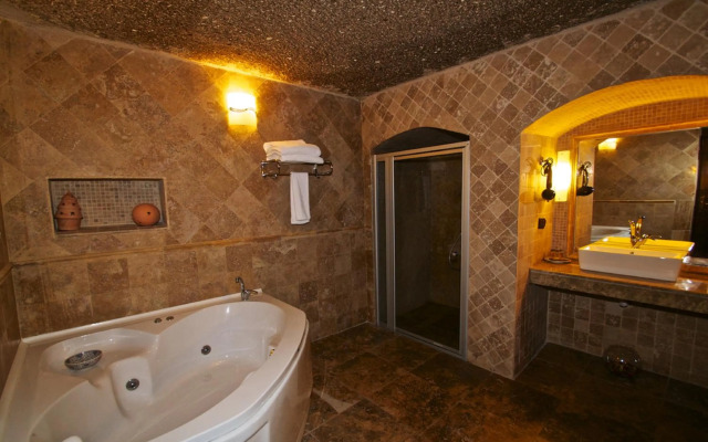 Grand Cave Suites