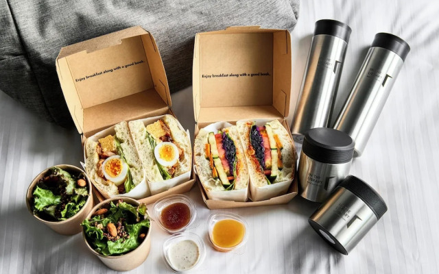 IN THE LIBRARY hotel and books TOKOROZAWA