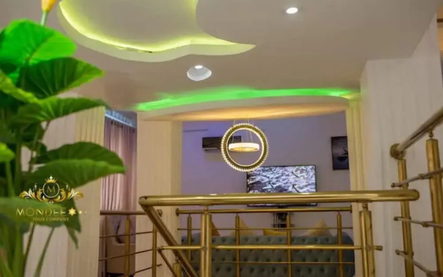 Mondeestars Luxury Home