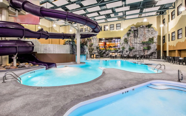 Clarion Hotel & Suites