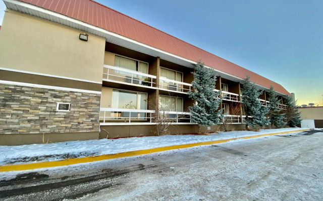 Ramada by Wyndham Whitecourt