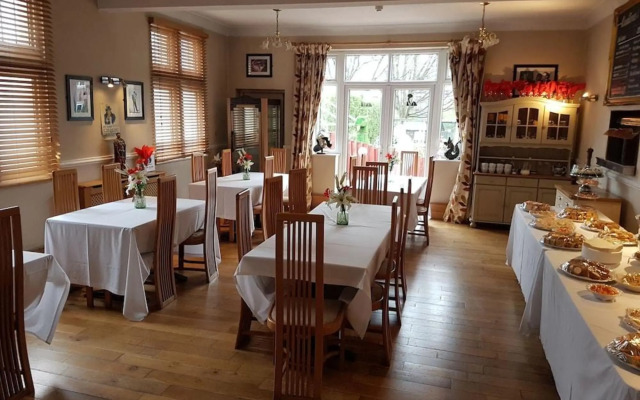 Dorset Arms Hotel