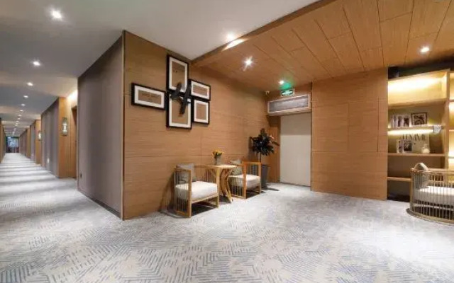 RANZ Lanz Hotel Shenzhen Vanke Yuncheng (Xili Subway Station)