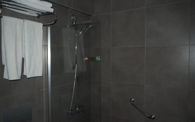 Yunus Hotel