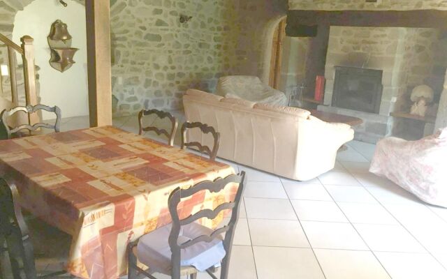 House With 2 Bedrooms in Lanobre, With Enclosed Garden