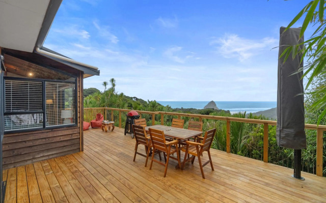 Perfectly Piha - Piha Holiday Home