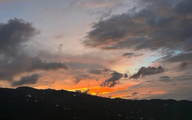 OmVilla With Mountain View