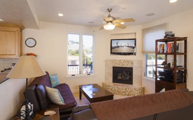 Valentina #501 2 Bedroom Condo by Redawning