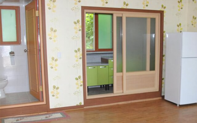 Hadong Kumosan Land Pension