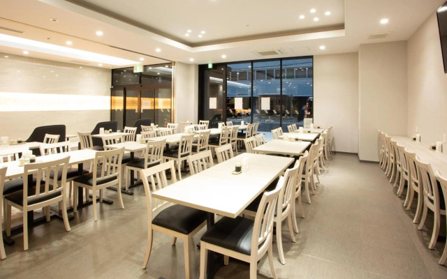 Kuretake Inn Osaka Midousuji Hommachi