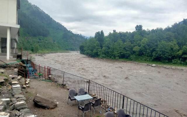 Pameer Continental Hotel and Restaurant