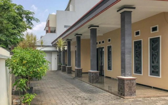 RedDoorz Syariah @ Janti Malang