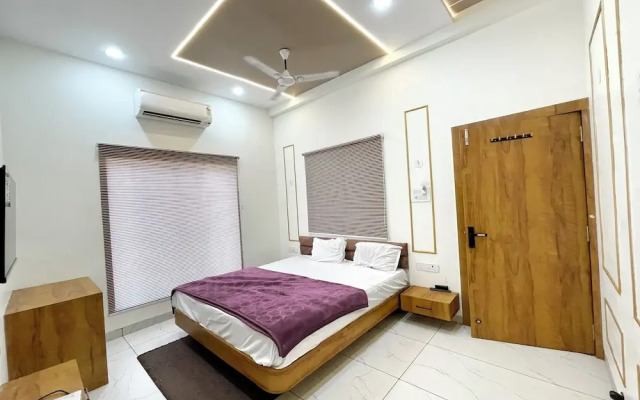 Hotel Gupta Residency - near Temple