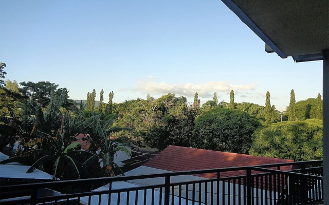 Oyo 1064 Manado Airport Residence