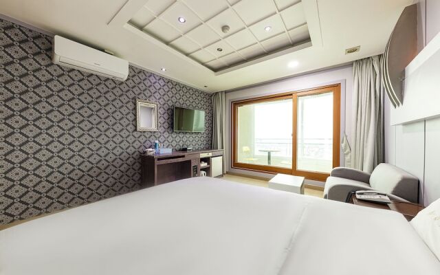 Bongaya Hotel