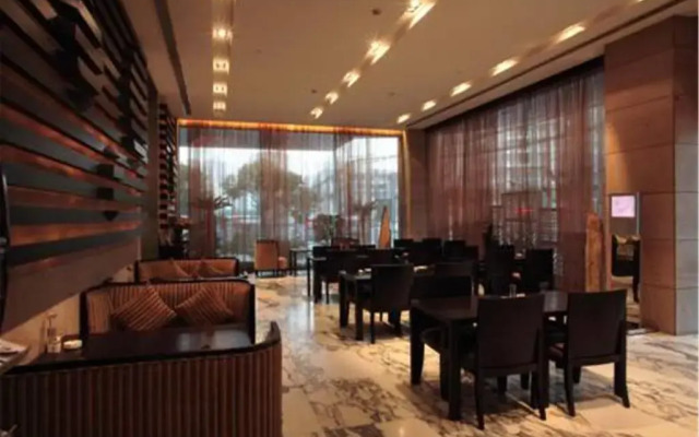 Hundred Centuries Hotel