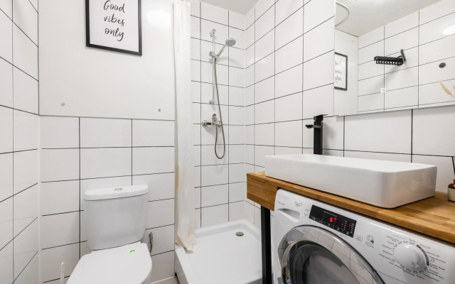 Sunmarine apartments (Sanmarine apartments) on Malaya Ochakovskaya street 4a k2