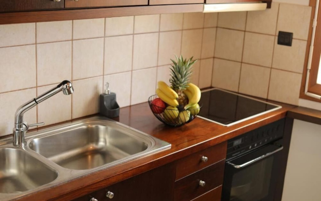 Ontas by Praxithea Traditional Home