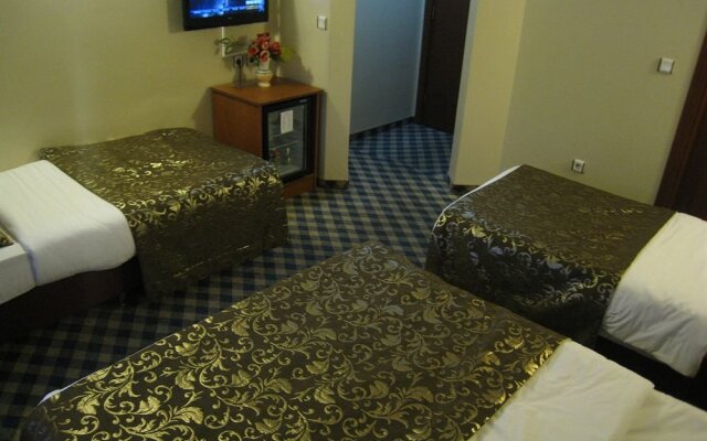 City Hotel